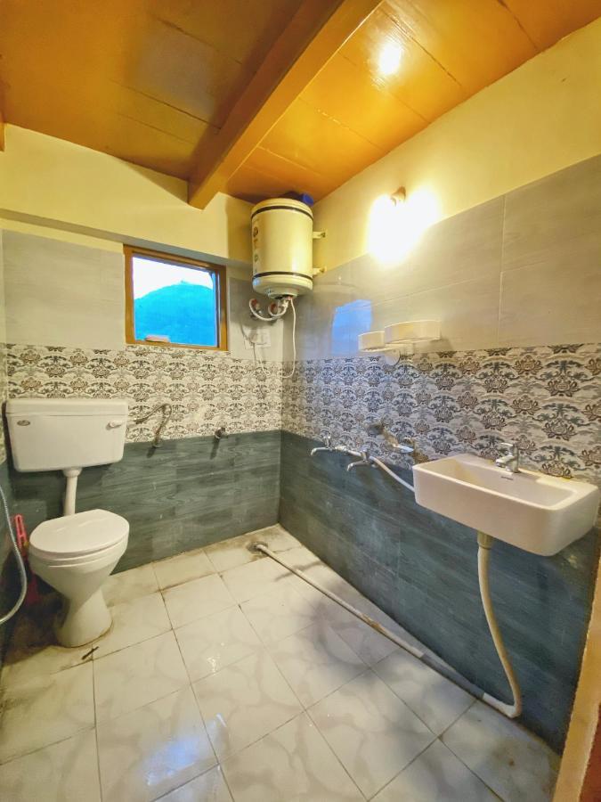 Pine Tower Inn Manāli Dış mekan fotoğraf