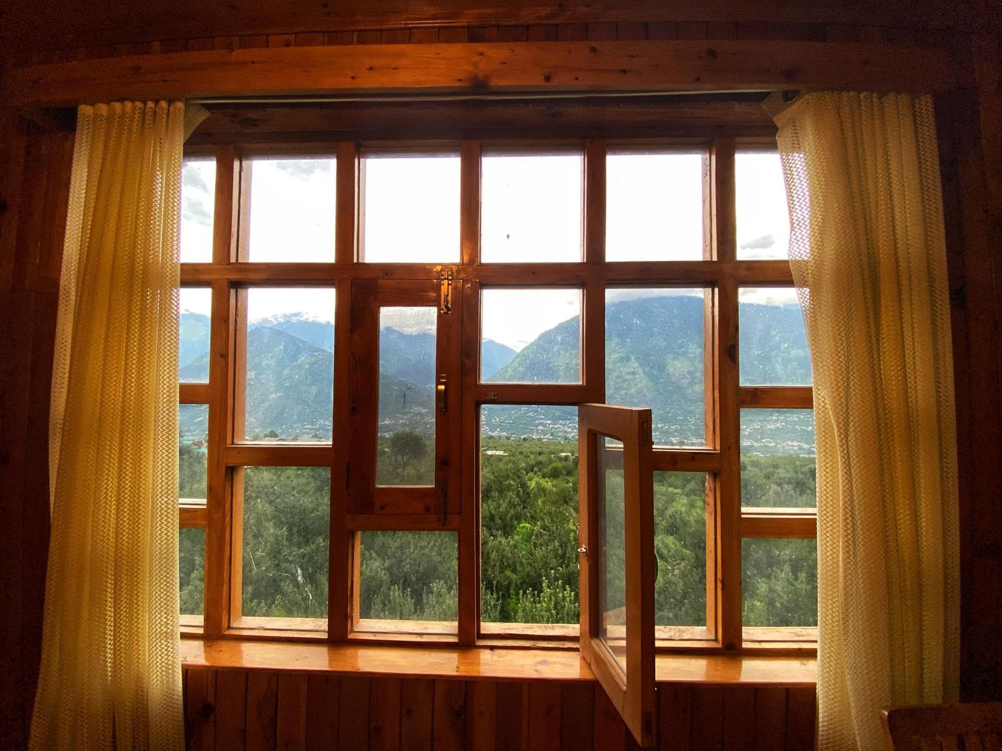Pine Tower Inn Manāli Dış mekan fotoğraf